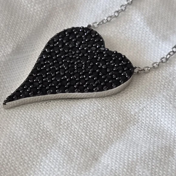 Elegant 925 Sterling Black Heart Pendant Necklace - Picture 8 of 14